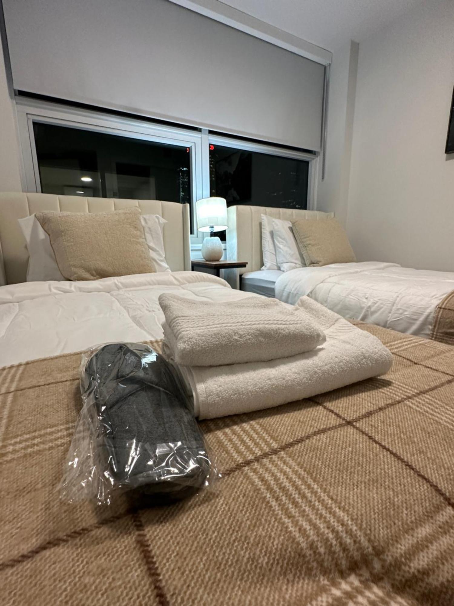 Downtown Center Silverstone Tower I And II Long-Term Booking Only Your Second Home In וונקובר מראה חיצוני תמונה