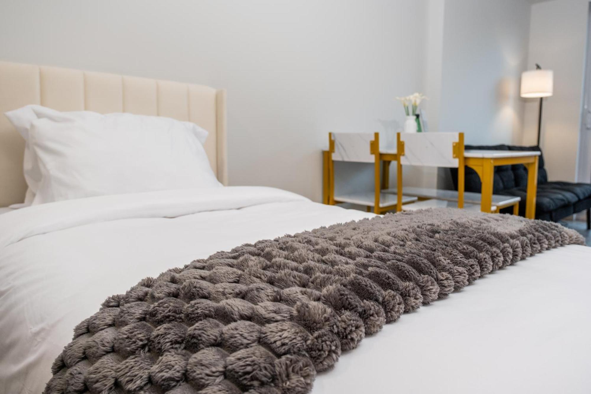 Downtown Center Silverstone Tower I And II Long-Term Booking Only Your Second Home In וונקובר מראה חיצוני תמונה