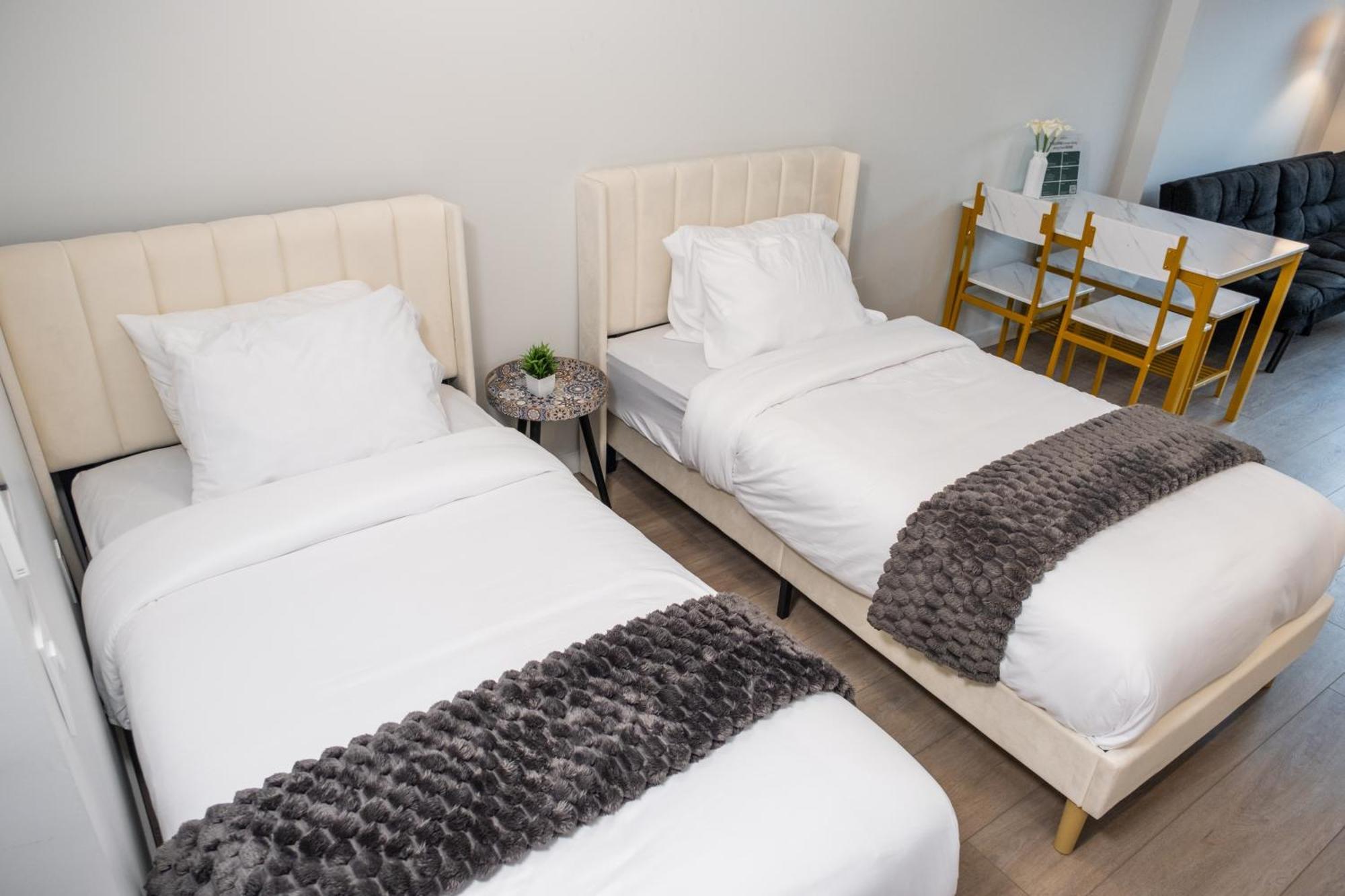 Downtown Center Silverstone Tower I And II Long-Term Booking Only Your Second Home In וונקובר מראה חיצוני תמונה