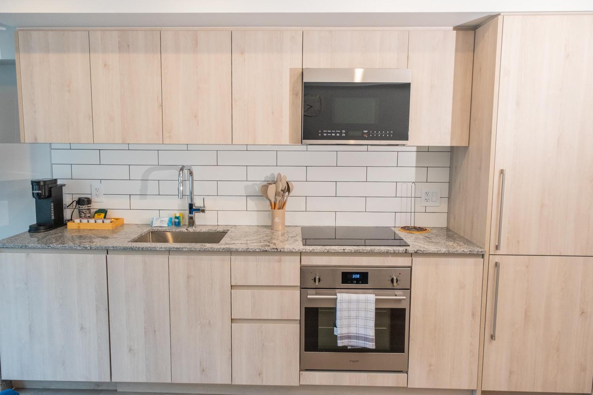 Downtown Center Silverstone Tower I And II Long-Term Booking Only Your Second Home In וונקובר מראה חיצוני תמונה