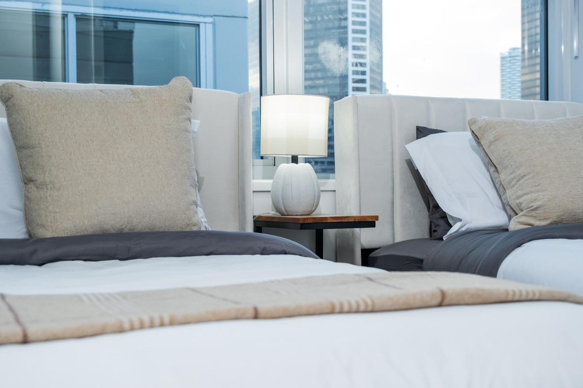 Downtown Center Silverstone Tower I And II Long-Term Booking Only Your Second Home In וונקובר מראה חיצוני תמונה