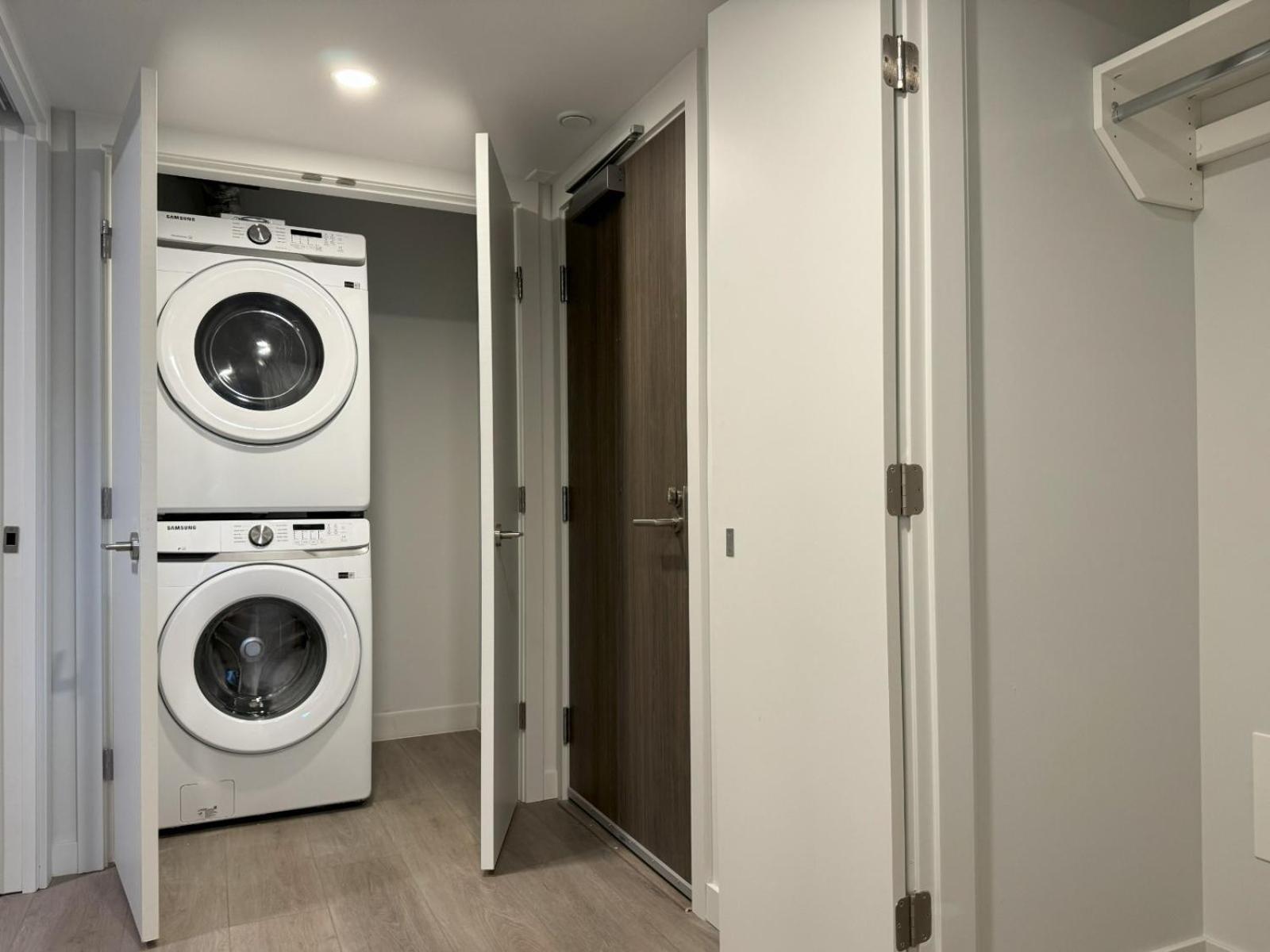 Downtown Center Silverstone Tower I And II Long-Term Booking Only Your Second Home In וונקובר מראה חיצוני תמונה