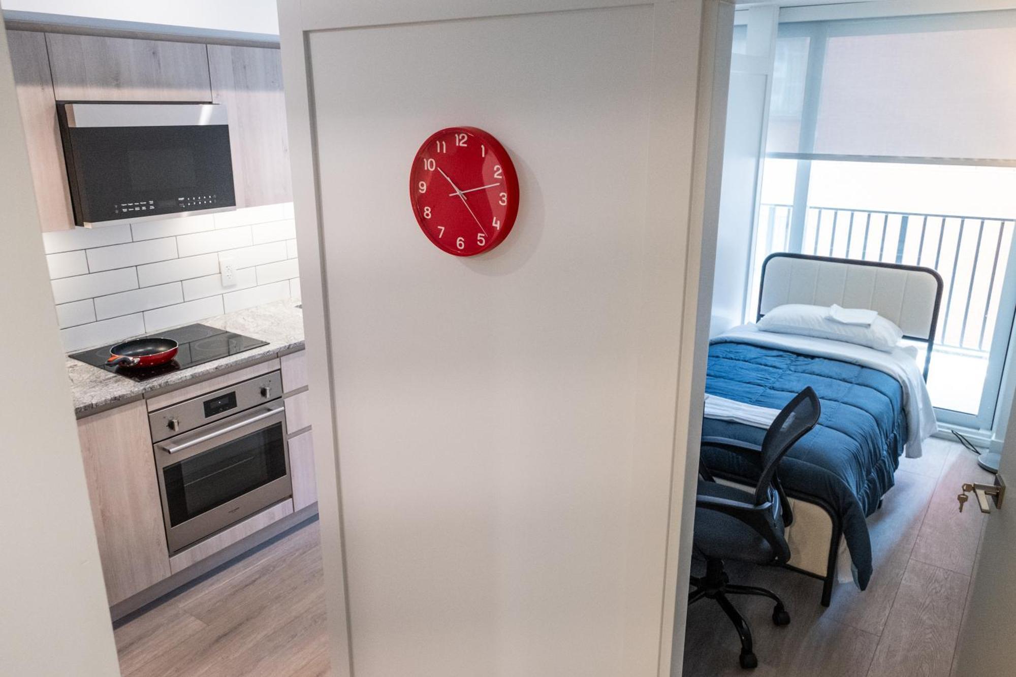 Downtown Center Silverstone Tower I And II Long-Term Booking Only Your Second Home In וונקובר מראה חיצוני תמונה