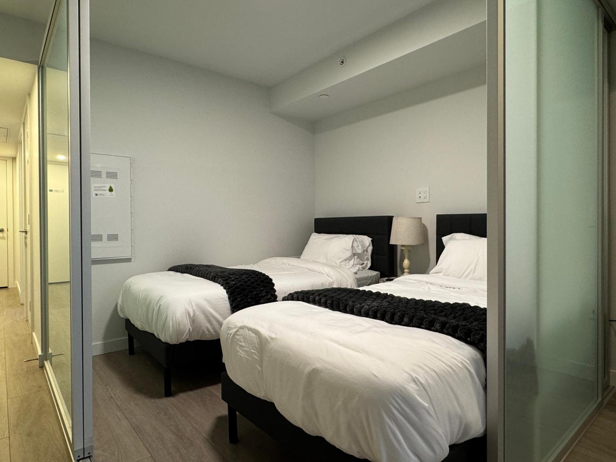 Downtown Center Silverstone Tower I And II Long-Term Booking Only Your Second Home In וונקובר מראה חיצוני תמונה