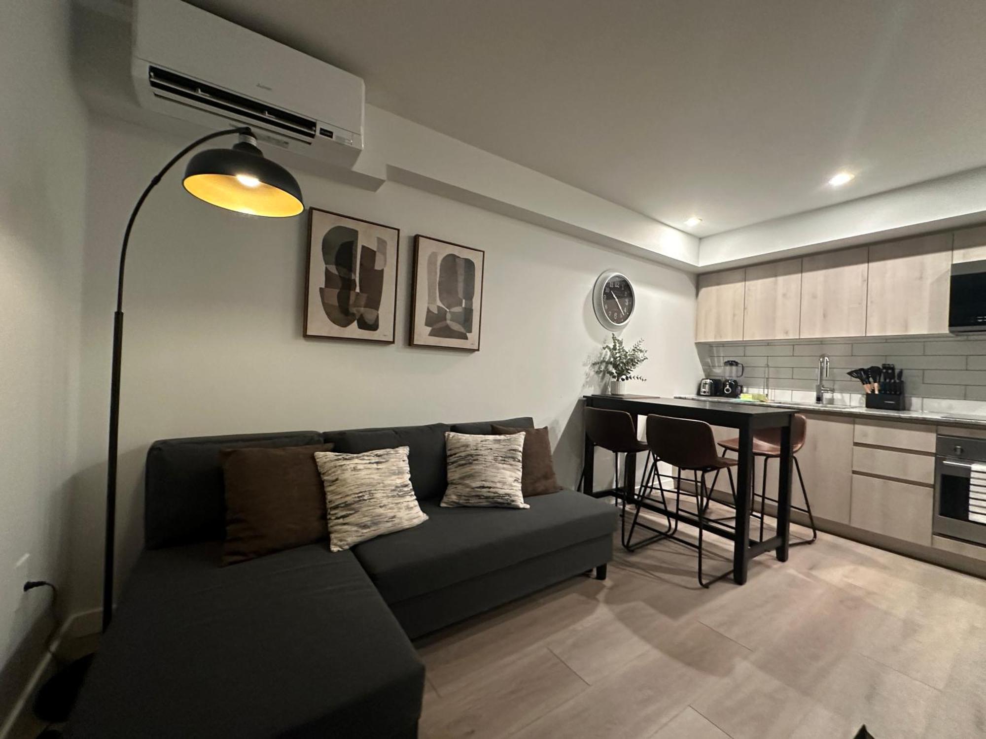 Downtown Center Silverstone Tower I And II Long-Term Booking Only Your Second Home In וונקובר מראה חיצוני תמונה